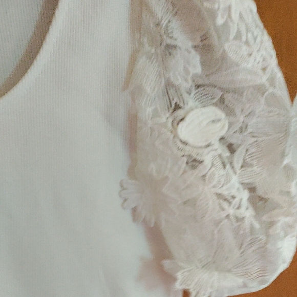 Dolan Ivory Floral Sleeve Top - Picture 5 of 6